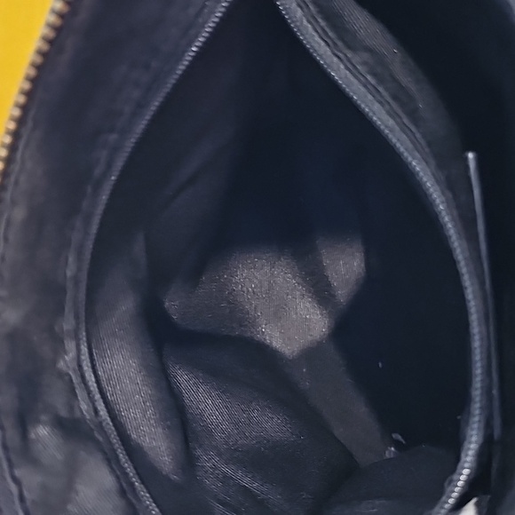 Marc Jacobs Pebbled Leather Crossbody W/COA MSRP $350 - Picture 14 of 16